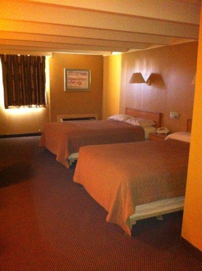 Traveler'S Inn Fort Wayne Room photo